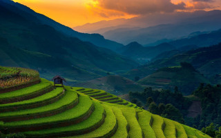 Hilltop man sunset mountain city - dai xi free wallpaper