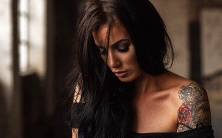 Woman tattoo phone hair blurry - her phone screen free wallpaper