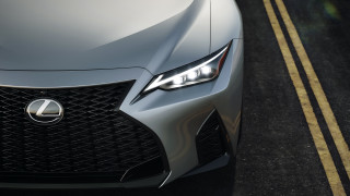 Silver car yellow line black - a silver car free wallpaper