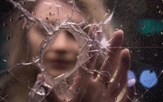 Woman broken glass aurora city - a broken glass window free wallpaper