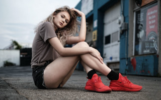 Woman sitting red shoes photorealistic - drew tucker free wallpaper