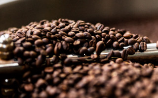 Coffee beans spoon bokeh shallow - cao zhibai free wallpaper