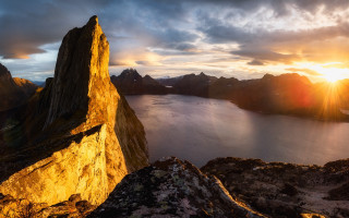 Mountain lake sunset clouds cliff - sunrise time free wallpaper