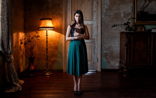 Woman dress room lamp portrait - a lamp free wallpaper