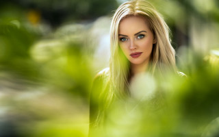 Blonde woman serious portrait outdoor - daphne mcclure free wallpaper