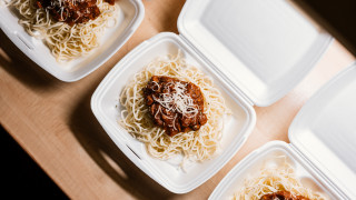Plastic containers spaghetti meat wooden - a wooden table top free wallpaper