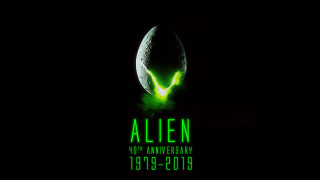 Green alien head planet glowing - happening free wallpaper