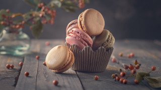 Cupcake pink frosting cookies table - clara peeters free wallpaper