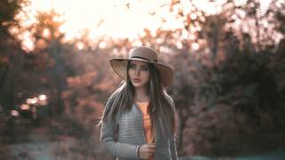 Elina karimova park sun flare - portrait photography free wallpaper