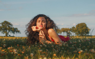Woman flower field autumn blue - alexis simon belle free wallpaper