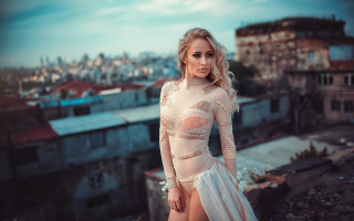 Woman white dress rooftop cityscape - arabesque free wallpaper for desktop