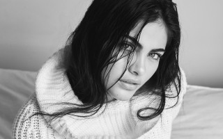 Woman long hair sitting bed 2 - evaline ness free wallpaper