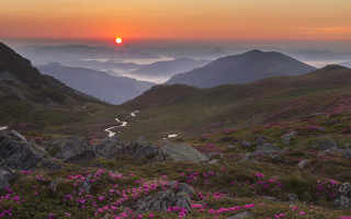 Mountain range valley river sunset - beautiful landscape free wallpaper