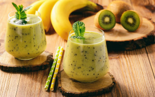 Food glasses bananas kiwis straws - cui bai free wallpaper