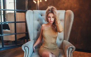 Woman chair cellphone hairdow portrait - fashion photoshoot free wallpaper for desktop