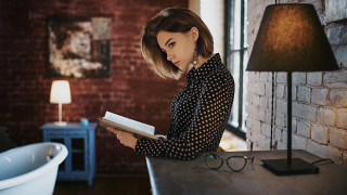 Woman reading book brickwall lamp - the table next free wallpaper