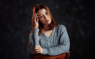 Woman serious portrait chair black - serious free wallpaper for desktop