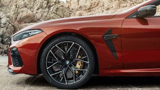 Red sports car rocky mountains - sharp detail free wallpaper