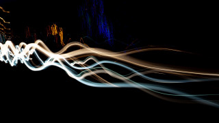 Blurry streetlight abstract art volumetric - a blurry photo of a street light free wallpaper