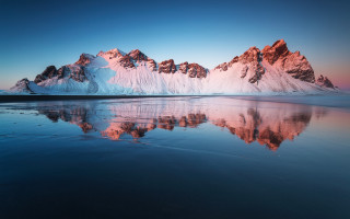 Mountain reflection lake sunset pink - the water of a lake free wallpaper