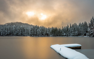 Lake snow dock trees sunbeam - a lake free wallpaper