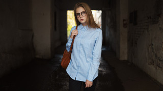 Woman glasses tunnel handbag fashion - fashion free wallpaper