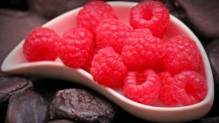 White bowl raspberries chocolate chips - a white bowl free wallpaper