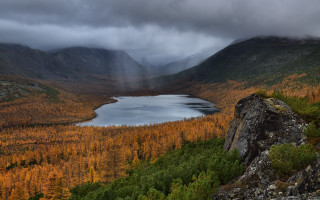 Lake mountains trees cloudy sky - a forest below free wallpaper
