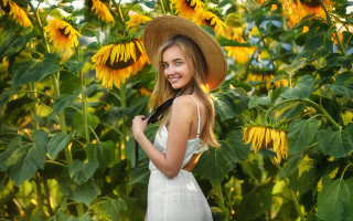 Woman hat sunflowers smiling portrait - a woman in a hat free wallpaper