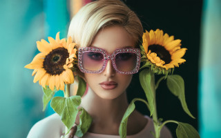 Woman sunglasses sunflower hair portrait 2 - a pop art painting free wallpaper