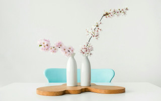 White vase pink flowers wooden - a white vase free wallpaper
