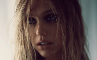 Woman piercings crying impressionist fashion - a white wall free wallpaper