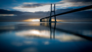 Almada negreiros bridge water sunset 2 - almada negreiro free wallpaper