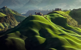 Green hill castle valley mountains - a mountain range in the distance free wallpaper