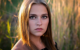 Woman longhair blacktop field portrait - a black top free wallpaper