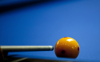 Pool ball cue tiltshift blue - focus free wallpaper