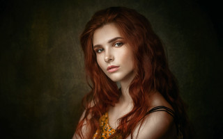 Red haired woman green background - anka zhuravleva free wallpaper