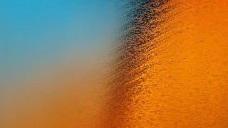 Blurry sky sand boat abstract - a blurry image free wallpaper