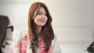 Woman longhair whitejacket woman white - naturalism free wallpaper