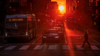 City street sunset bus person - a city street free wallpaper