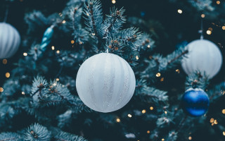 Christmas tree ornaments lights bauble - ornamental free wallpaper