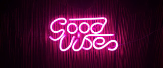 Neon vibes purple wall luminais - a purple background free wallpaper