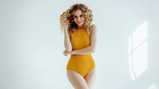 Elina karimova yellow bodysuit crossed - a picture free wallpaper
