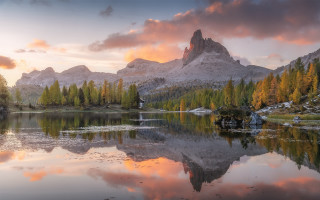 Mountain reflection sunset lake pink - romanesque free wallpaper