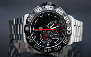Watch red second hand black 2 - a red second hand free wallpaper