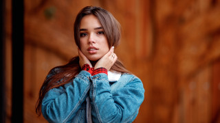 Woman denim jacket portrait barbezonschool - barbara greg free wallpaper