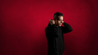 Chafik charobim red background formal - a black shirt free wallpaper