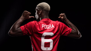 Man red jersey flexing hologram - a red jersey free wallpaper