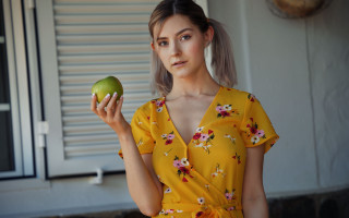 Woman yellow dress green apple - a green apple free wallpaper