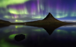 Mountain reflection aurora purple green - a reflection free wallpaper